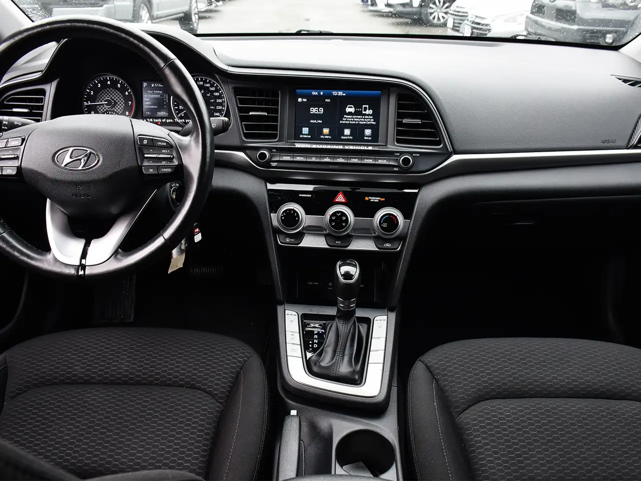 Hyundai ELANTRA photo Hyundai ELANTRA