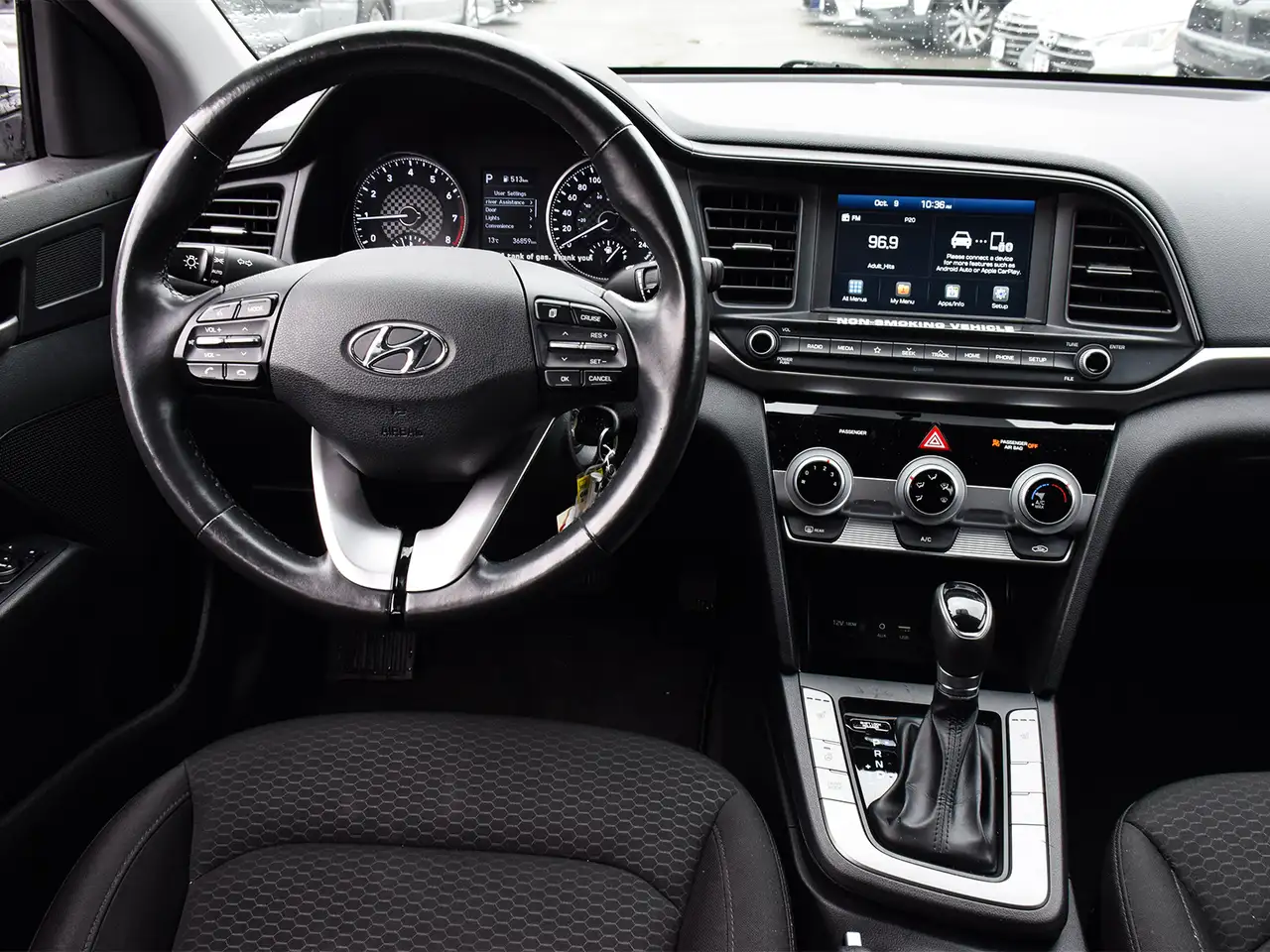 Hyundai ELANTRA photo Hyundai ELANTRA