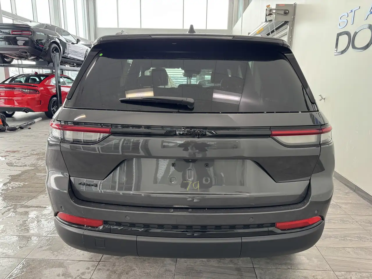 Jeep Grand Cherokee снимка Jeep Grand Cherokee