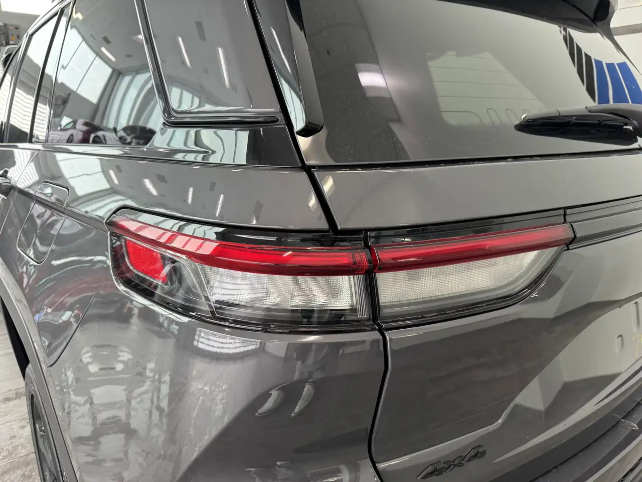 Jeep Grand Cherokee снимка Jeep Grand Cherokee