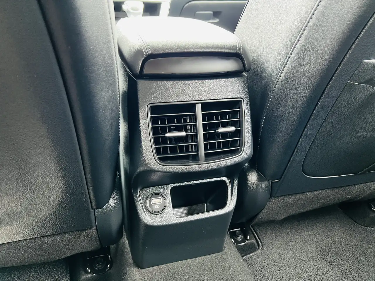 Kia Seltos снимка Kia Seltos
