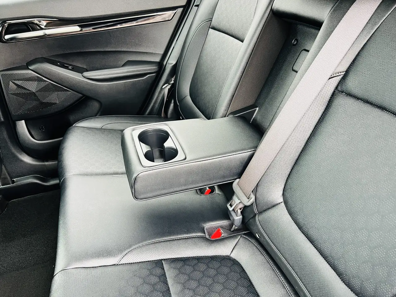 Kia Seltos снимка Kia Seltos