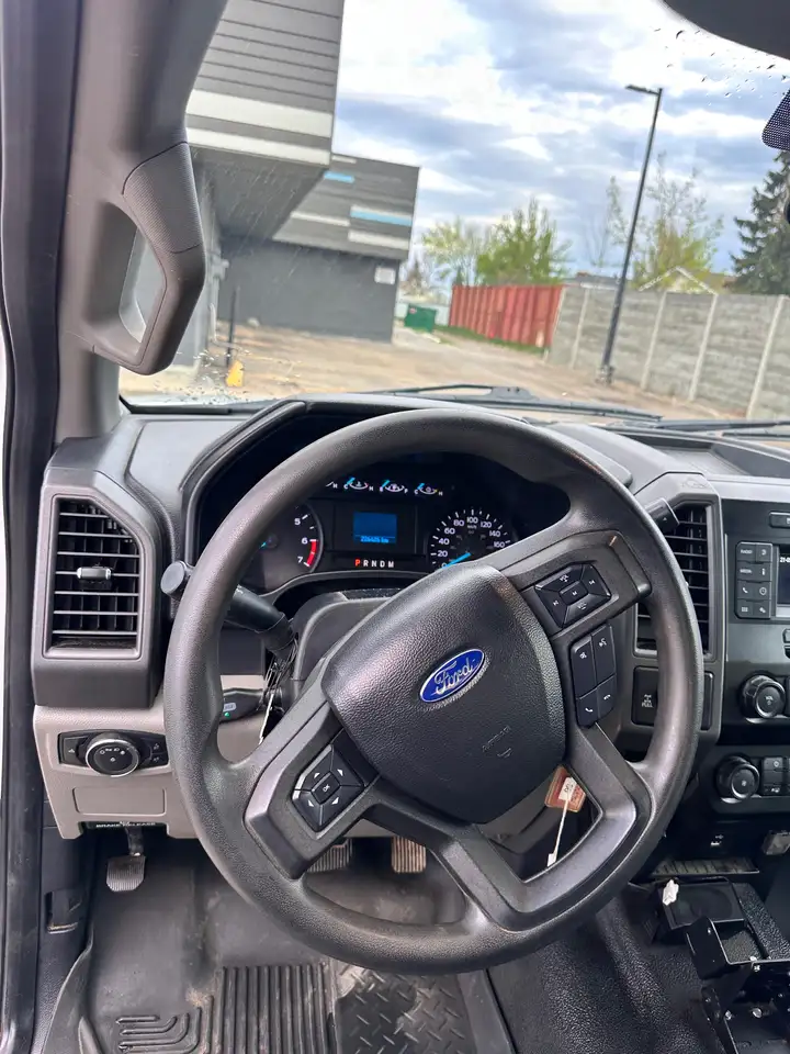 Ford F 350 снимка Ford F 350