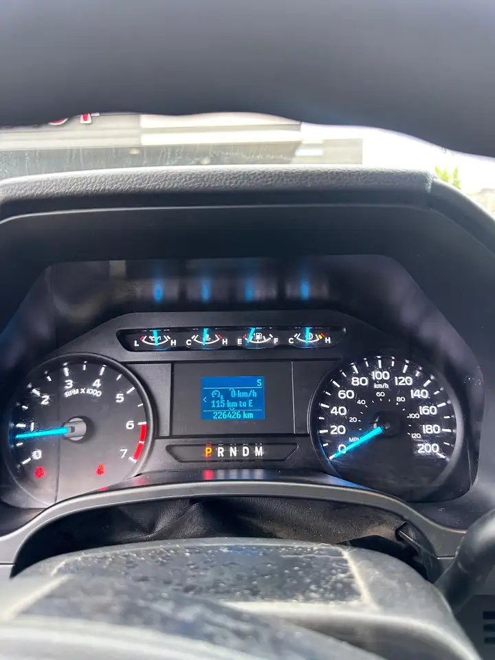 Ford F 350 снимка Ford F 350