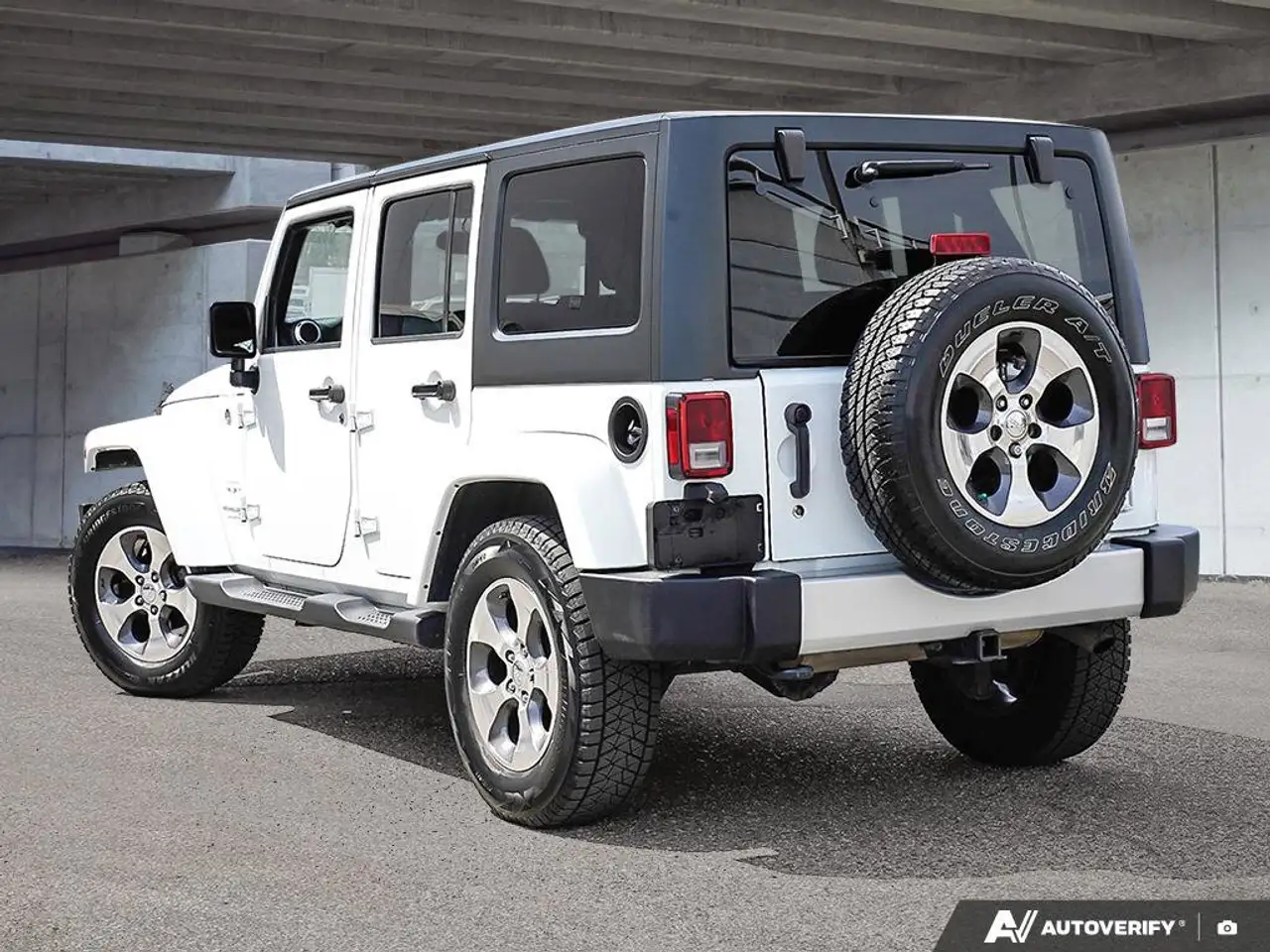 Jeep Wrangler photo Jeep Wrangler