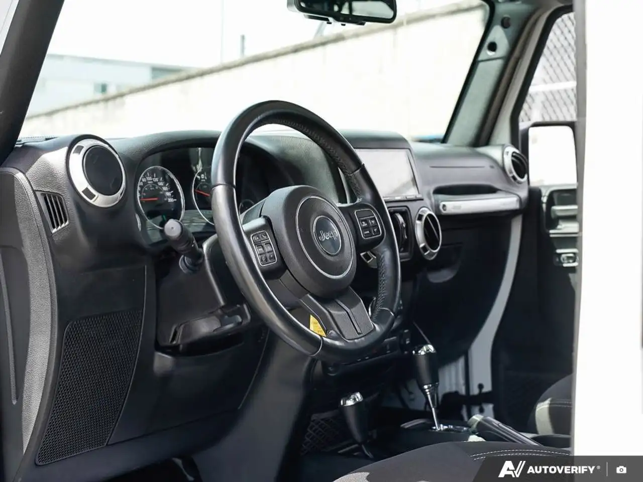 Jeep Wrangler photo Jeep Wrangler