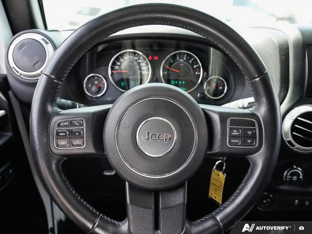Jeep Wrangler photo Jeep Wrangler