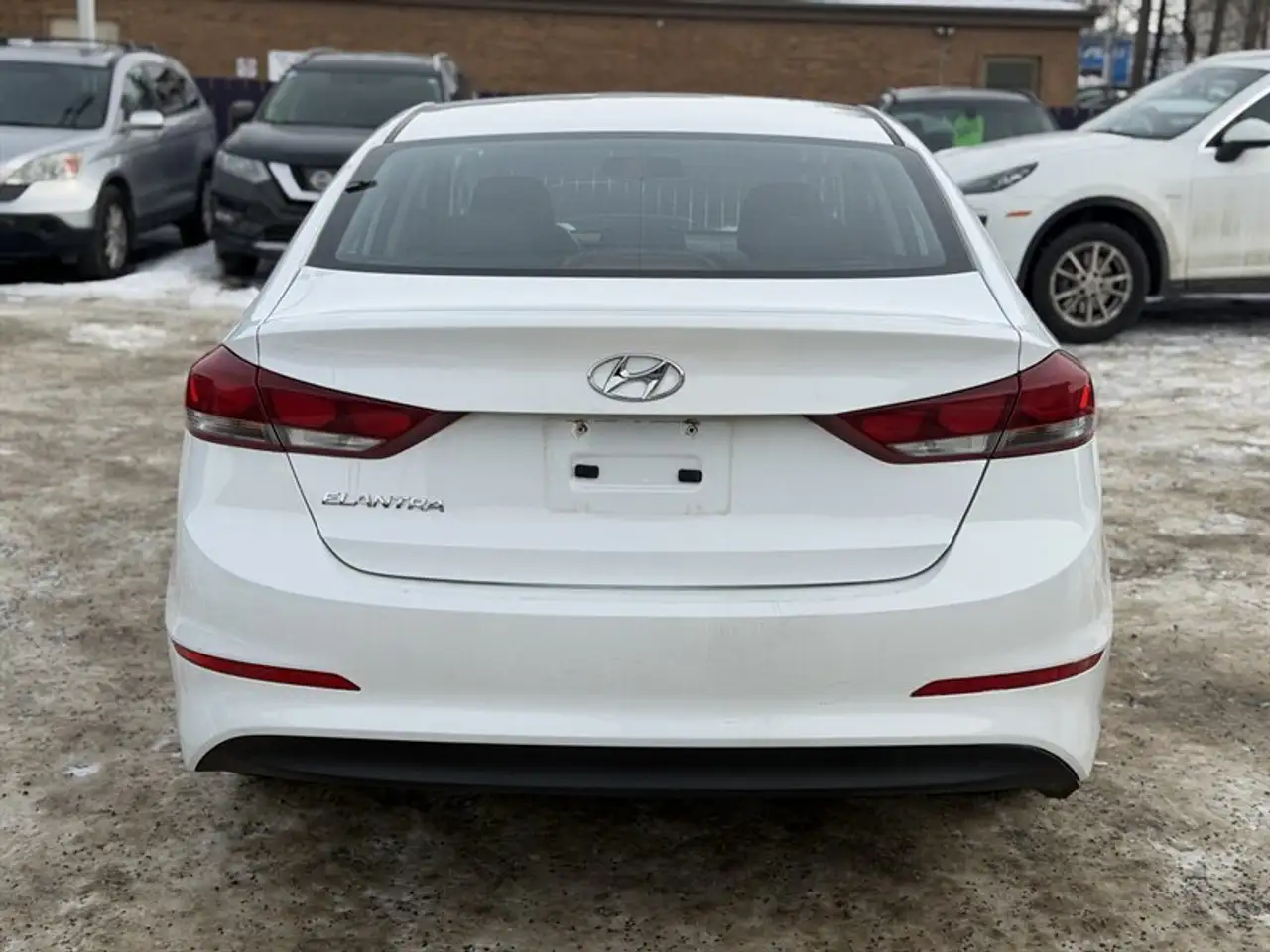 Hyundai ELANTRA fotografie Hyundai ELANTRA