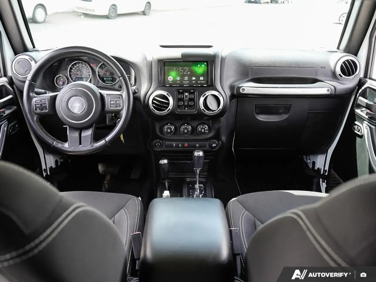 Jeep Wrangler photo Jeep Wrangler