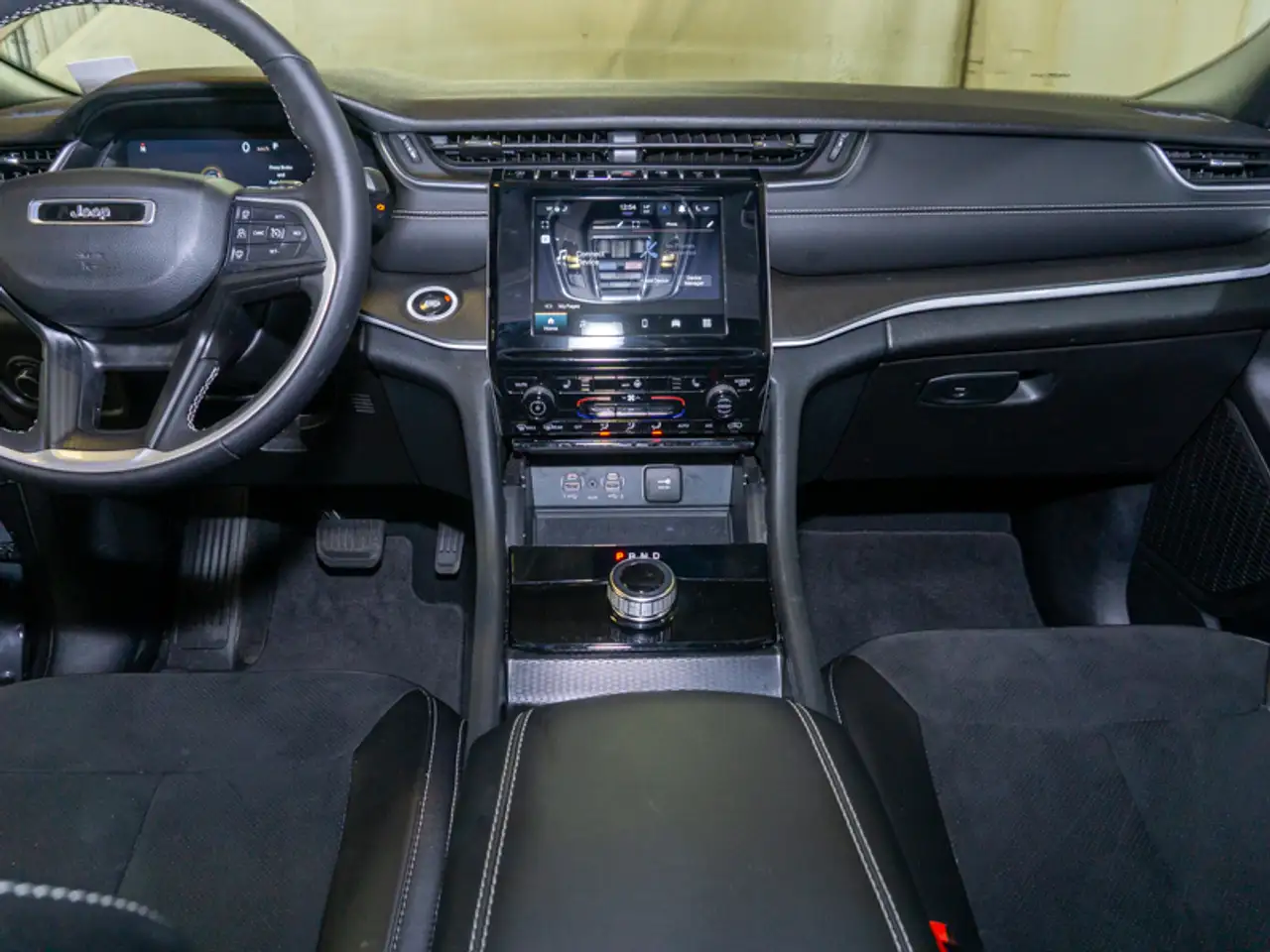 Jeep Grand Cherokee снимка Jeep Grand Cherokee