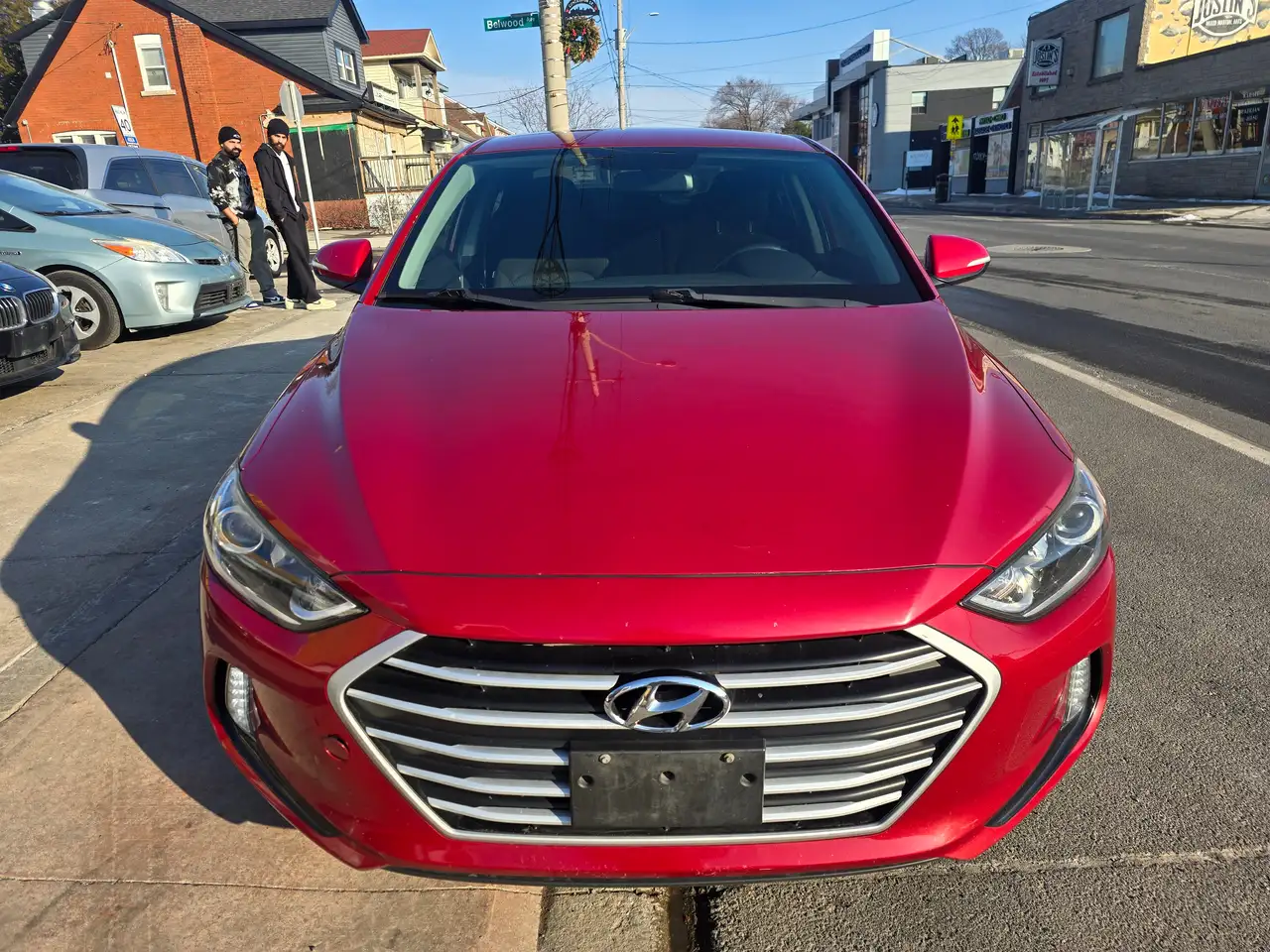 Hyundai ELANTRA photo Hyundai ELANTRA