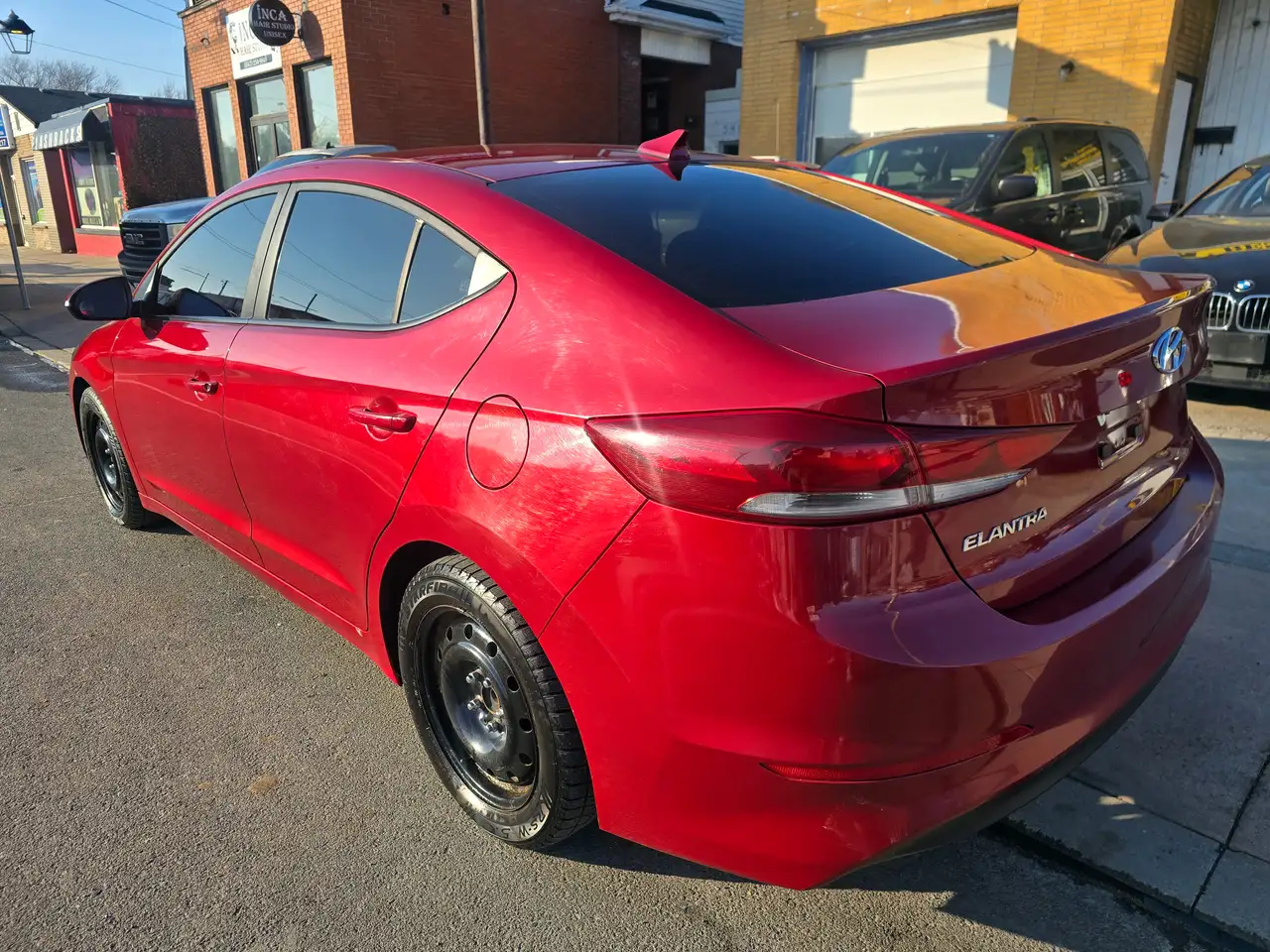 Hyundai ELANTRA photo Hyundai ELANTRA