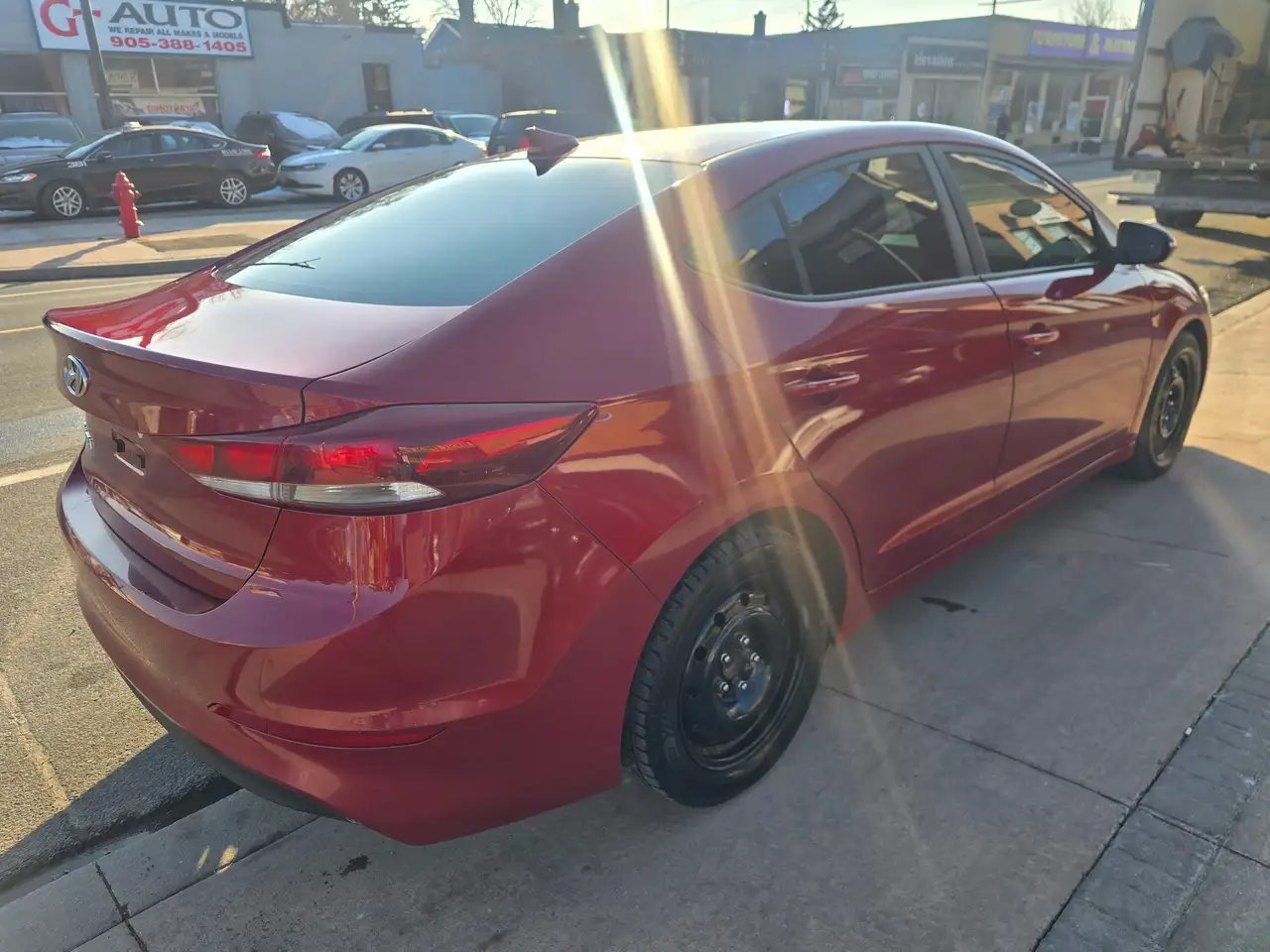 Hyundai ELANTRA photo Hyundai ELANTRA