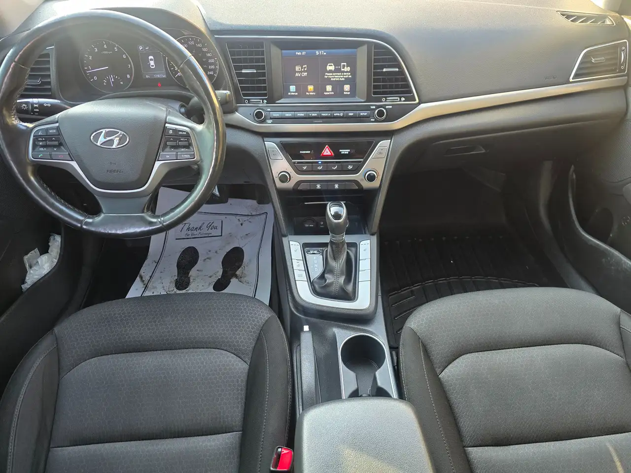 Hyundai ELANTRA photo Hyundai ELANTRA