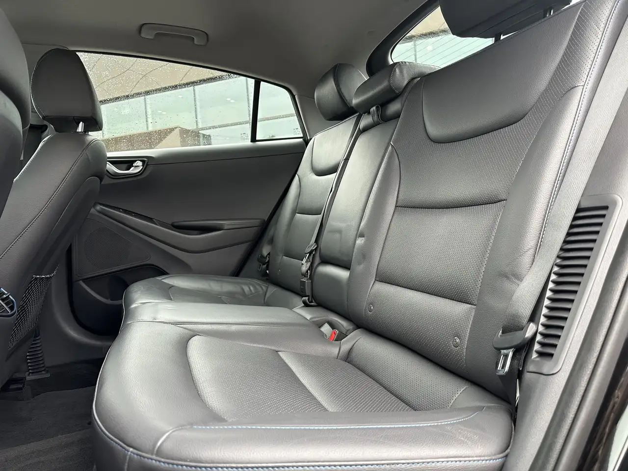Hyundai IONIQ снимка Hyundai IONIQ