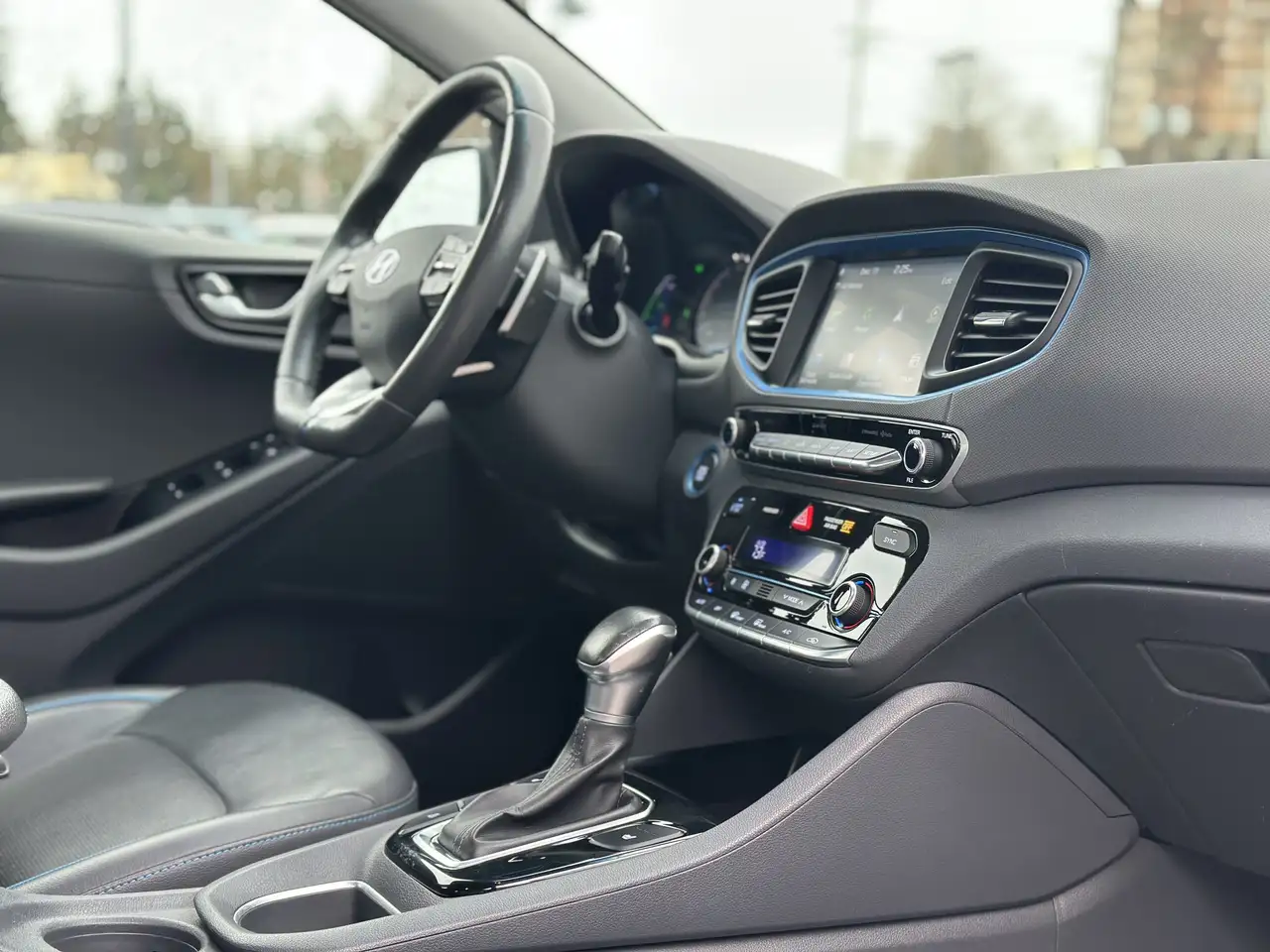 Hyundai IONIQ снимка Hyundai IONIQ