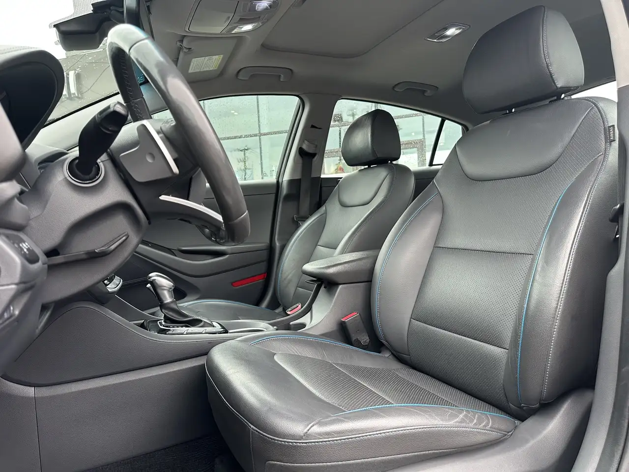 Hyundai IONIQ снимка Hyundai IONIQ