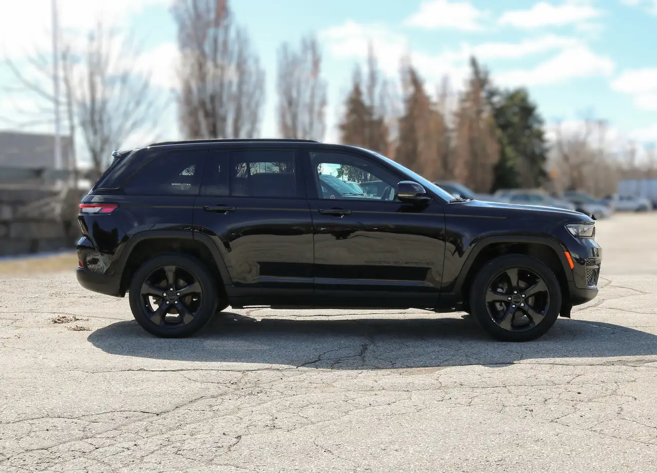 Jeep Grand Cherokee photo Jeep Grand Cherokee