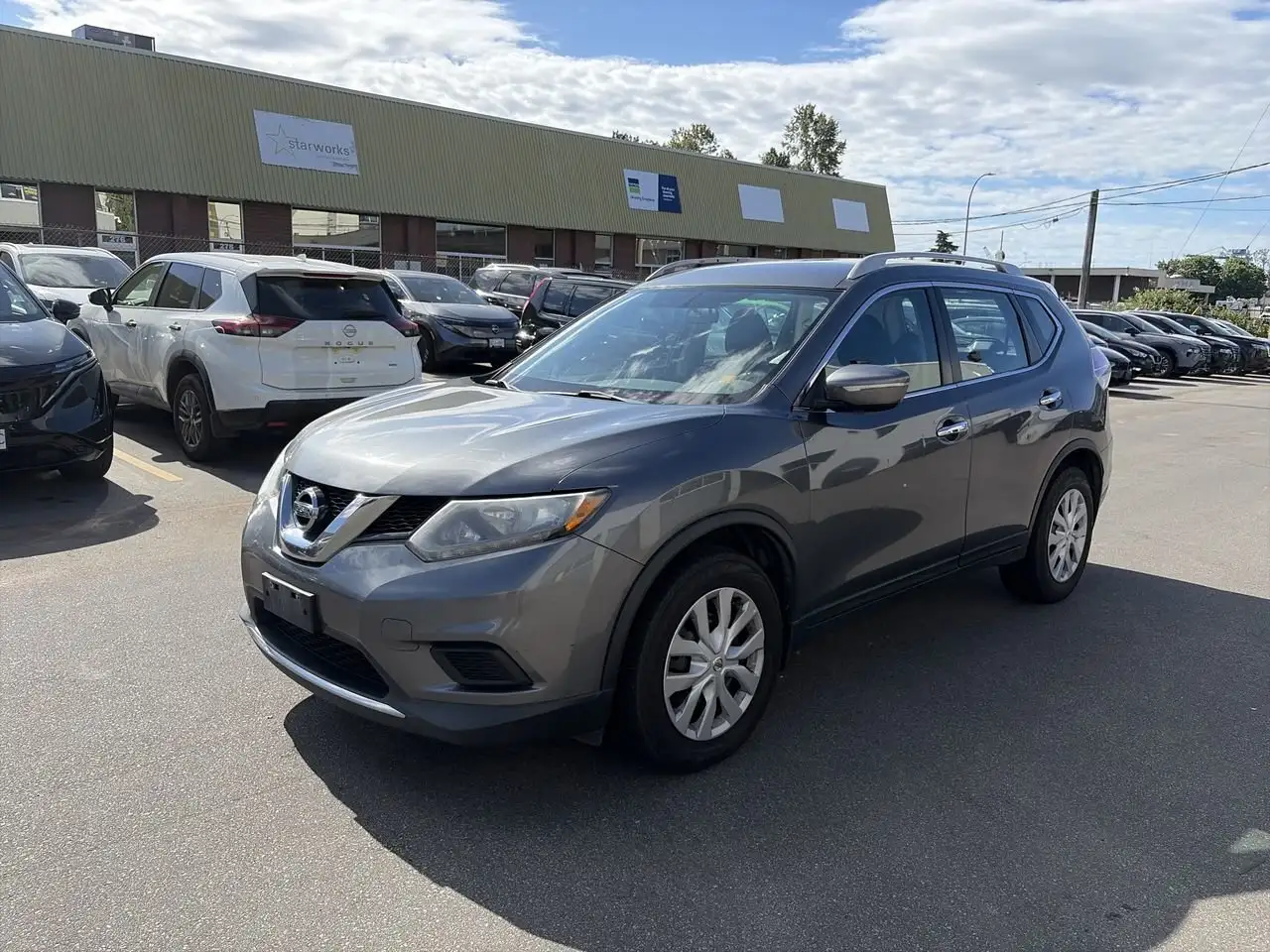 Nissan Rogue fotografie Nissan Rogue