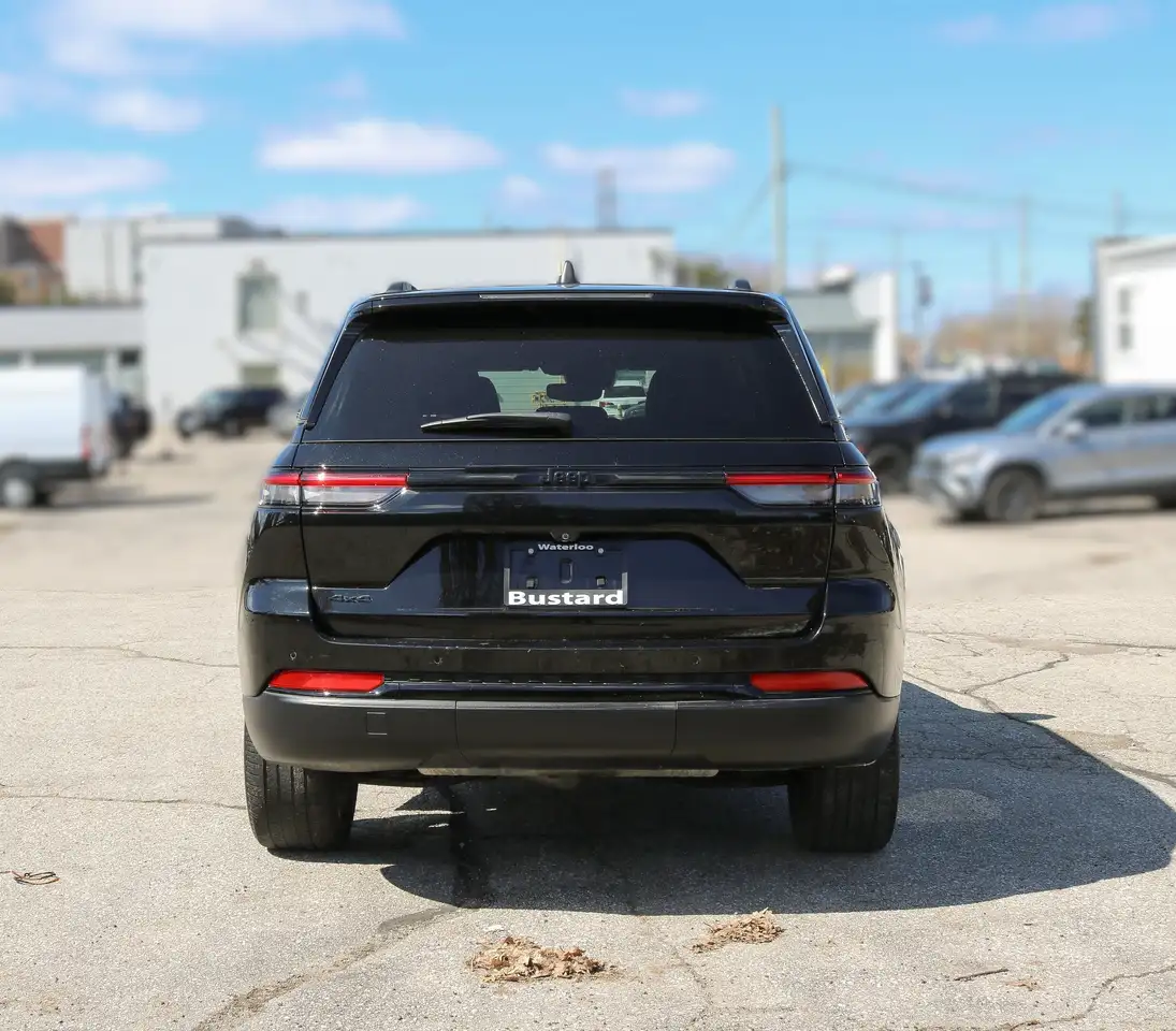 Jeep Grand Cherokee photo Jeep Grand Cherokee