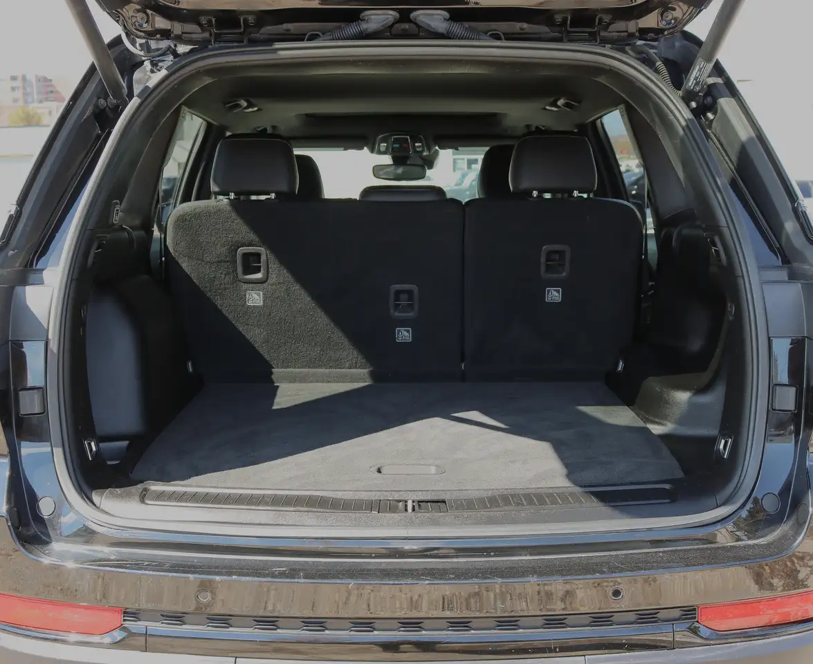 Jeep Grand Cherokee photo Jeep Grand Cherokee