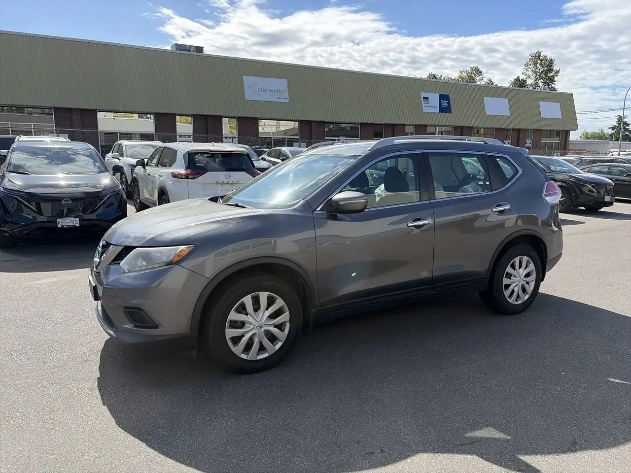 Nissan Rogue fotografie Nissan Rogue