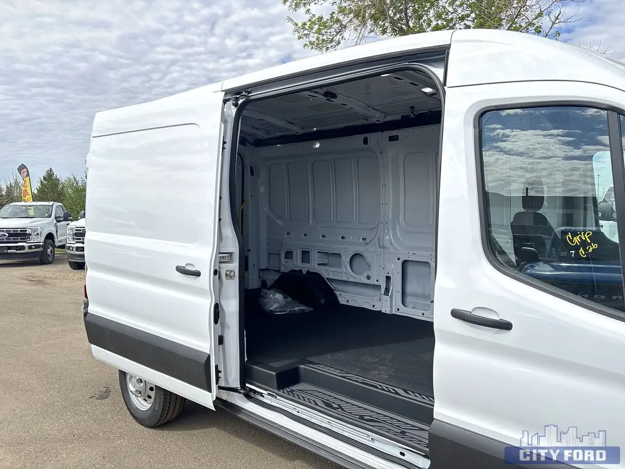 Ford Transit Cargo Van снимка Ford Transit Cargo Van