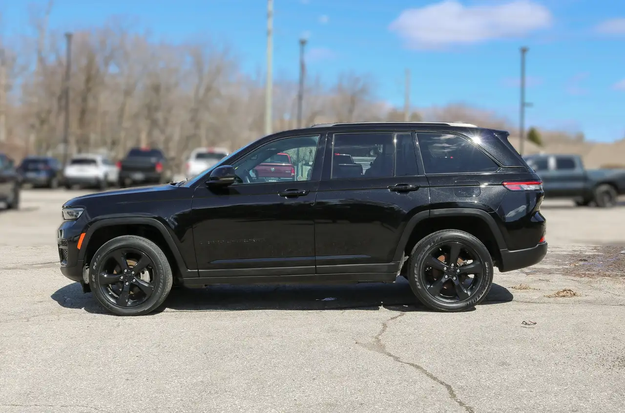 Jeep Grand Cherokee photo Jeep Grand Cherokee