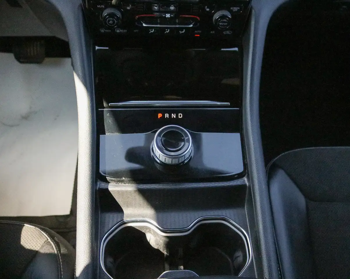 Jeep Grand Cherokee photo Jeep Grand Cherokee
