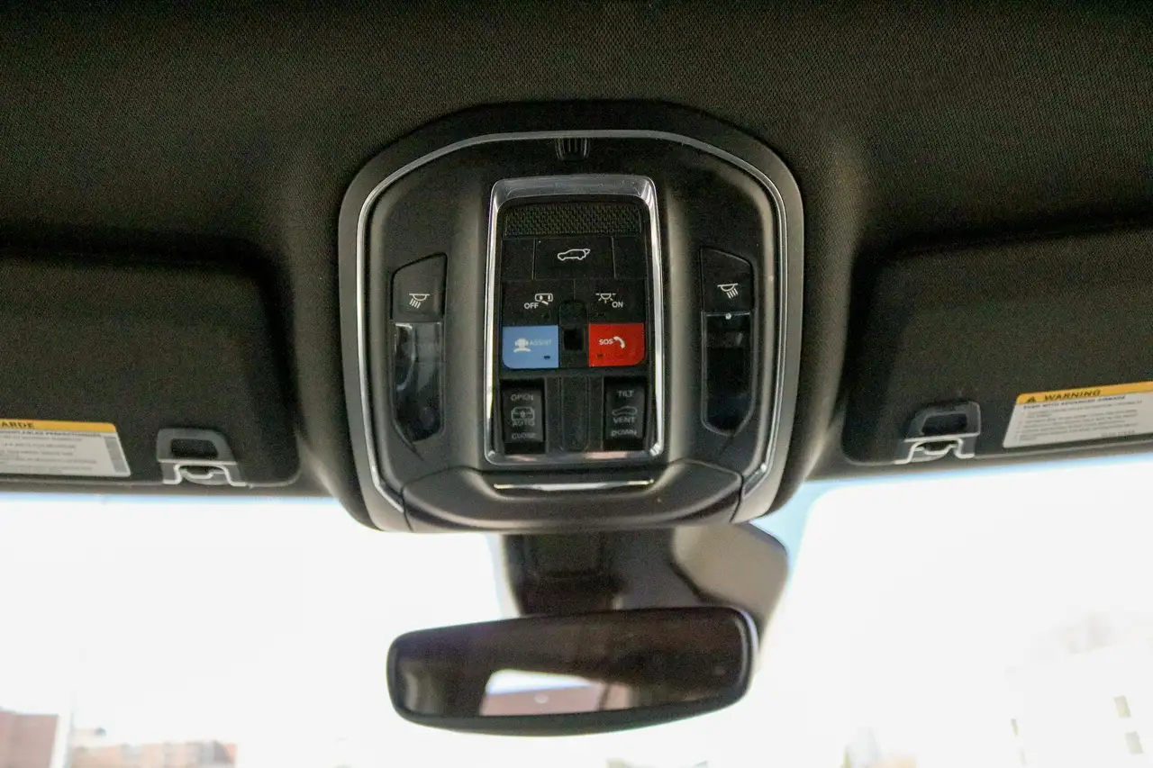 Jeep Grand Cherokee photo Jeep Grand Cherokee