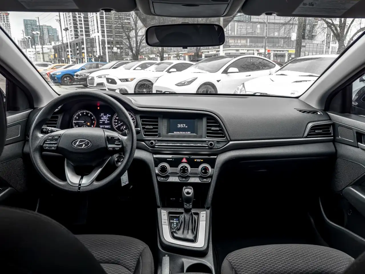 Hyundai ELANTRA photo Hyundai ELANTRA