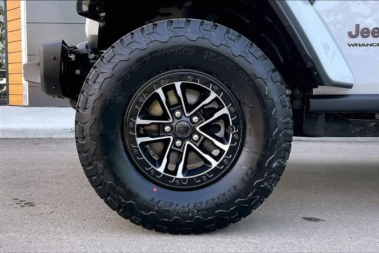 Jeep Wrangler photo Jeep Wrangler
