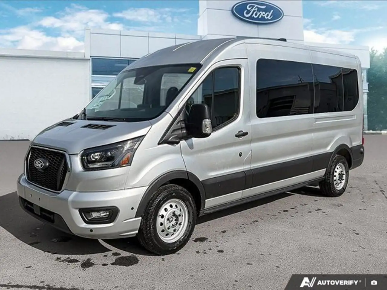Ford Transit Passenger Wagon fotografie Ford Transit Passenger Wagon