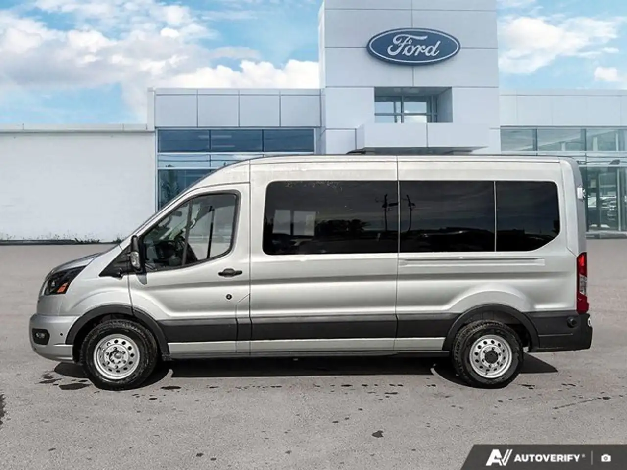 Ford Transit Passenger Wagon fotografie Ford Transit Passenger Wagon