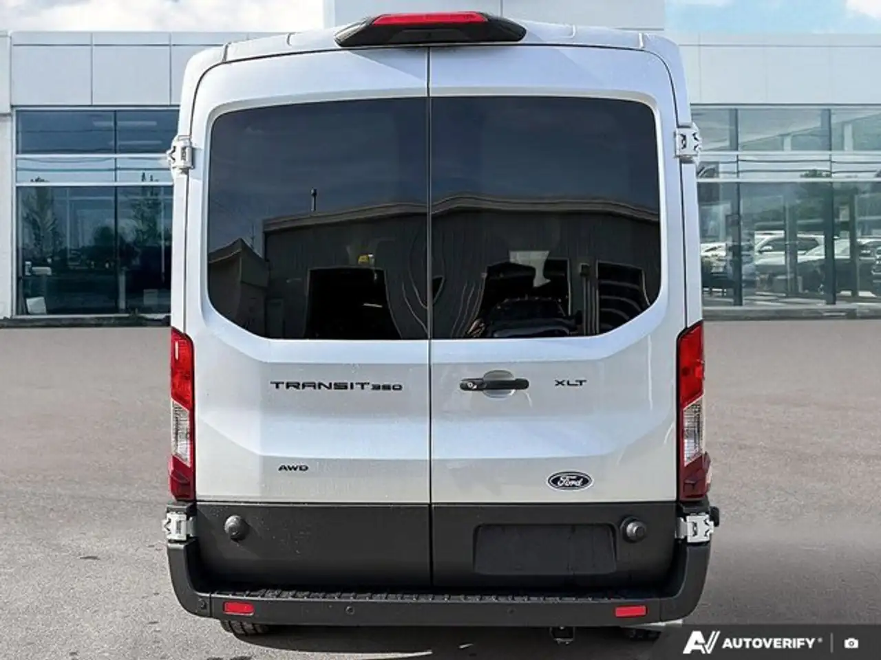 Ford Transit Passenger Wagon fotografie Ford Transit Passenger Wagon