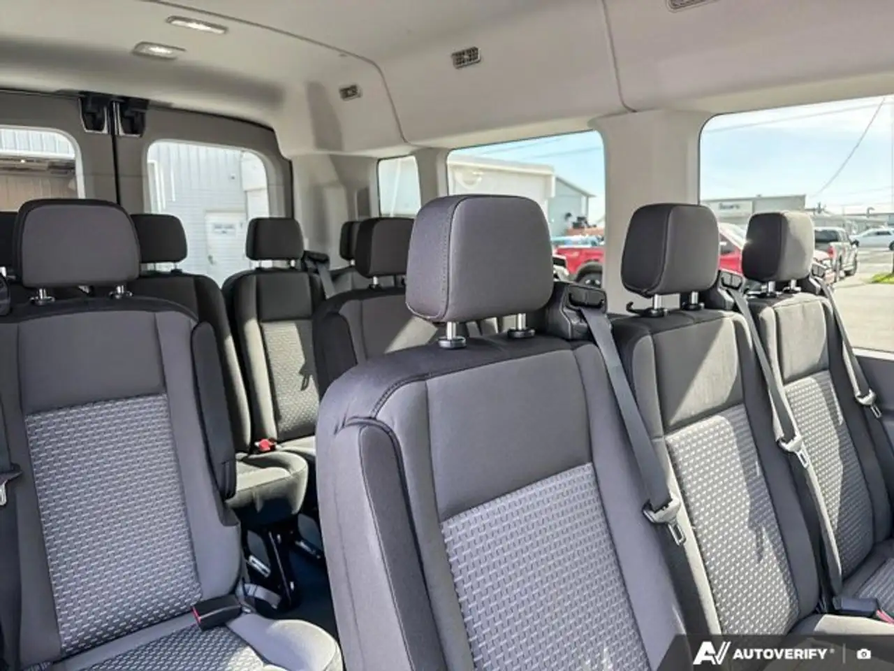 Ford Transit Passenger Wagon fotografie Ford Transit Passenger Wagon