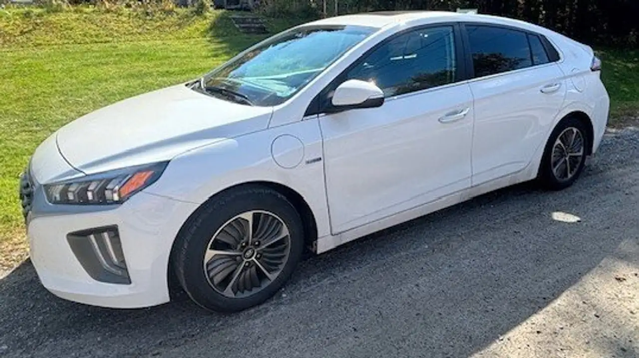 Hyundai IONIQ снимка Hyundai IONIQ