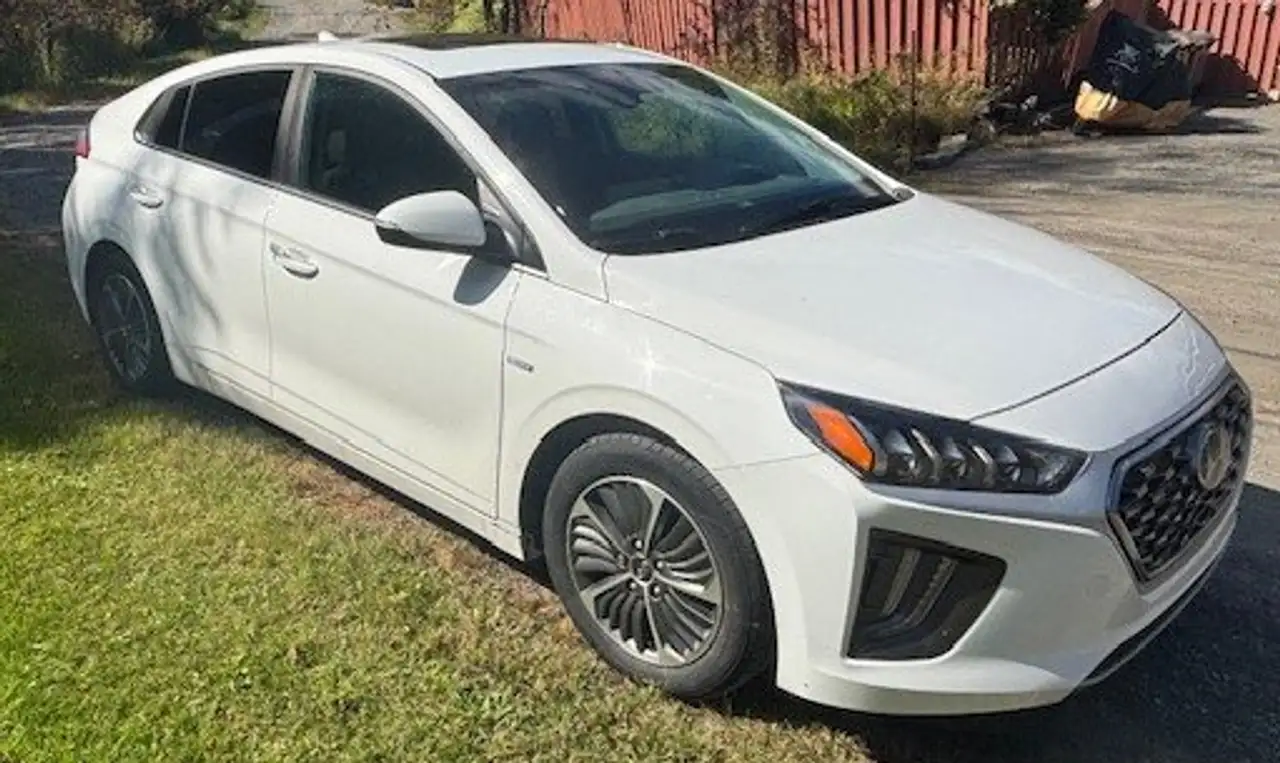 Hyundai IONIQ снимка Hyundai IONIQ