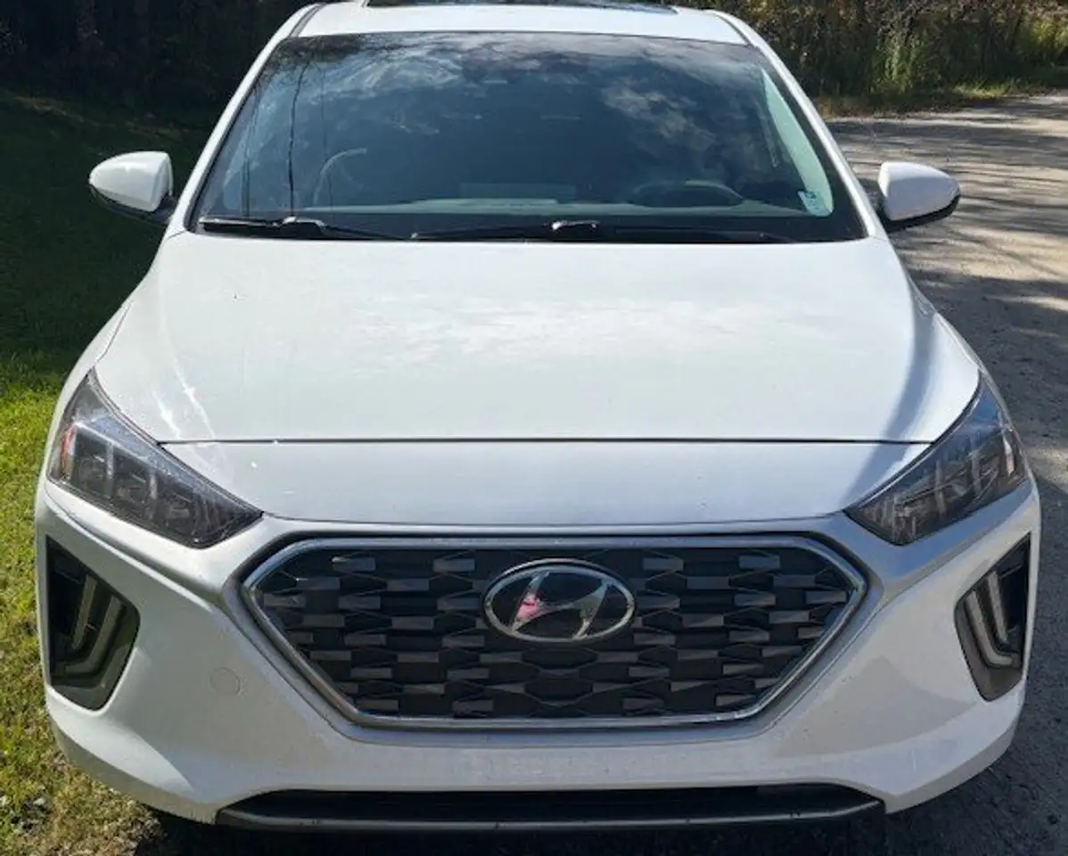 Hyundai IONIQ снимка Hyundai IONIQ