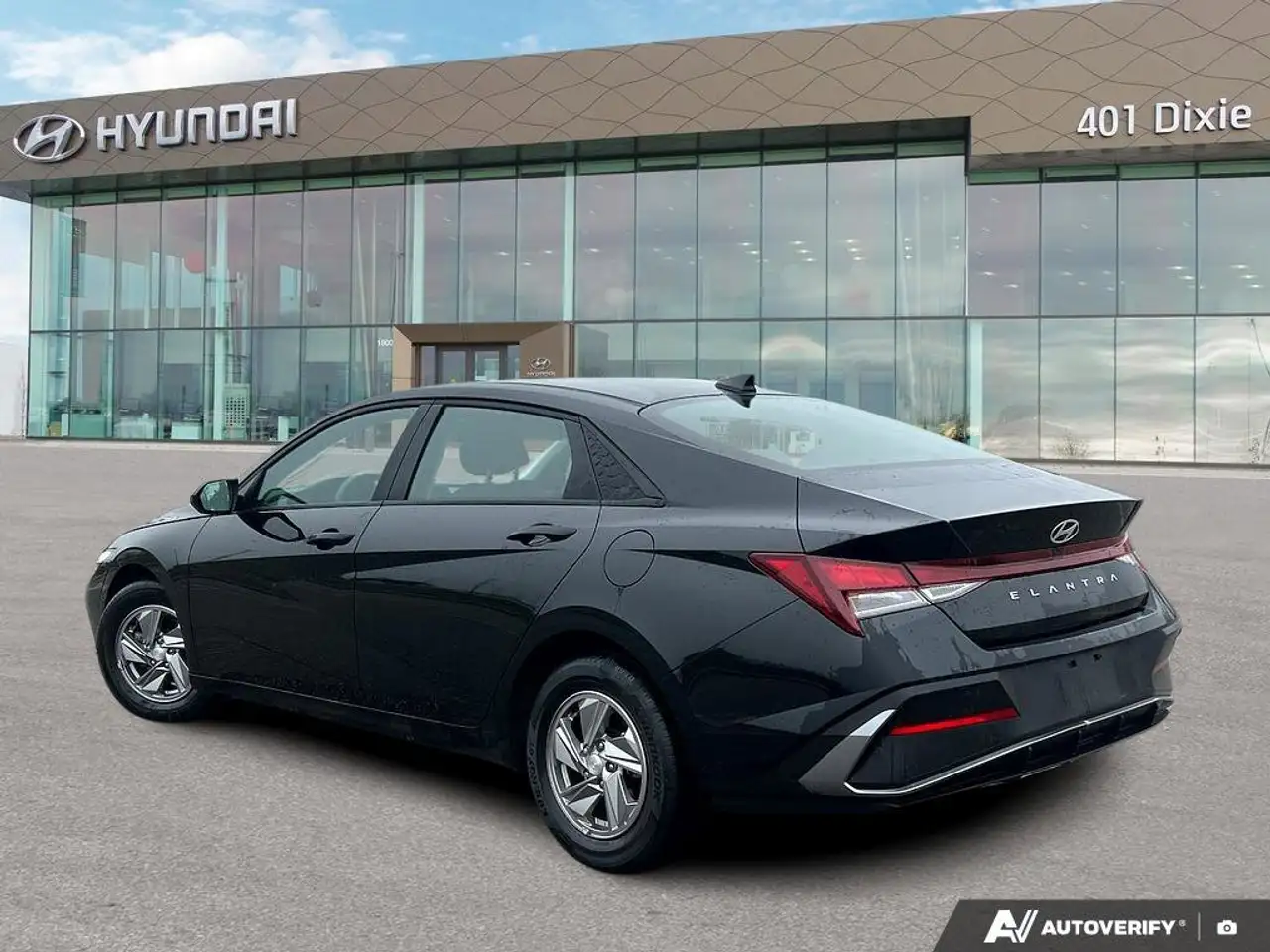 Hyundai ELANTRA снимка Hyundai ELANTRA