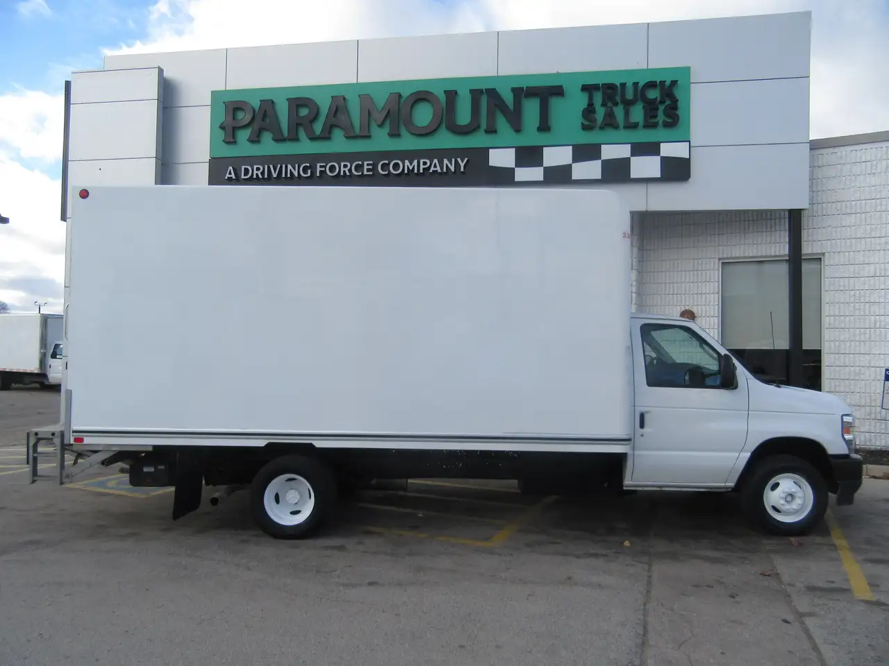Ford E-450 Super Duty DRW photo Ford E-450 Super Duty DRW
