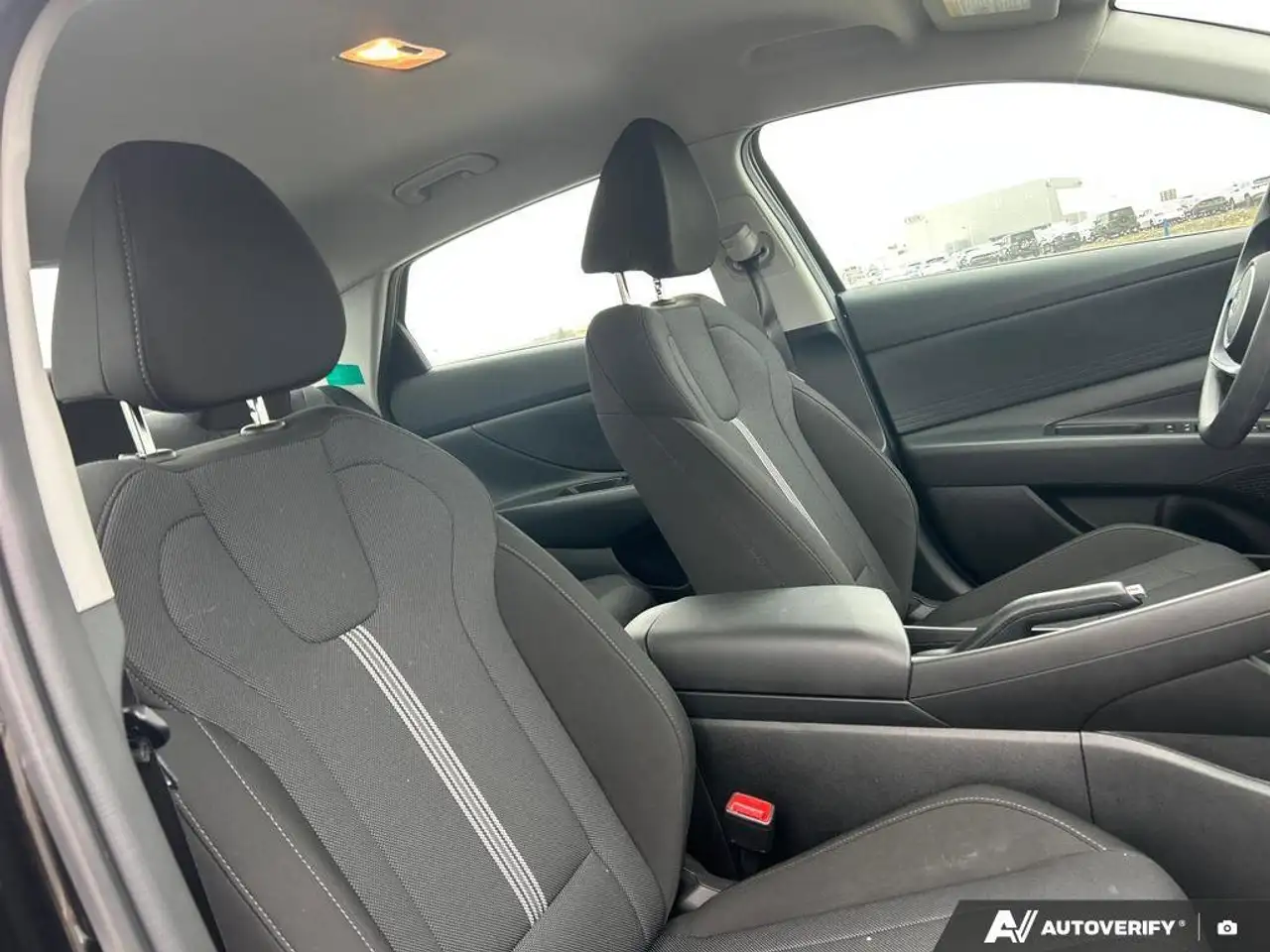 Hyundai ELANTRA снимка Hyundai ELANTRA