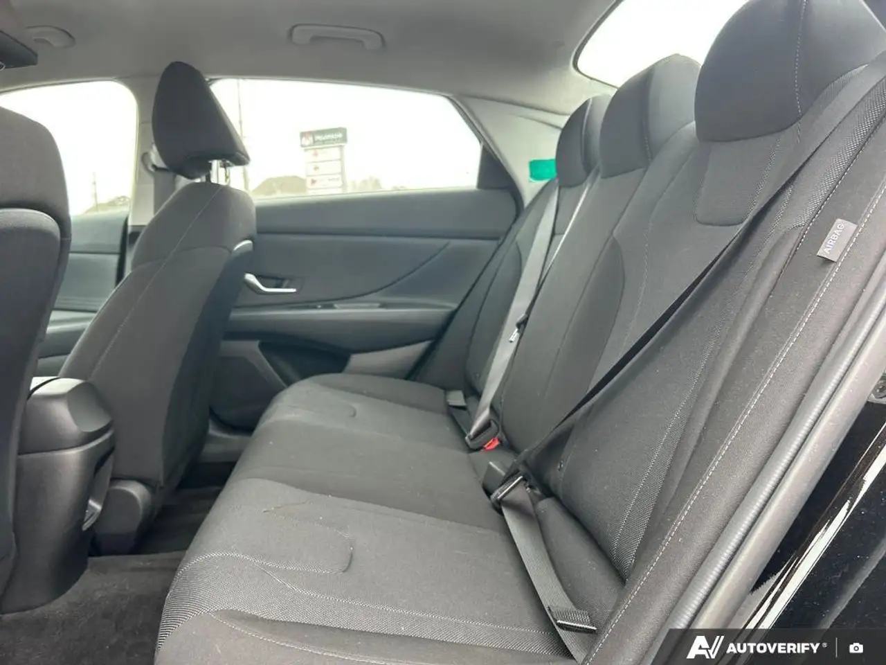 Hyundai ELANTRA снимка Hyundai ELANTRA
