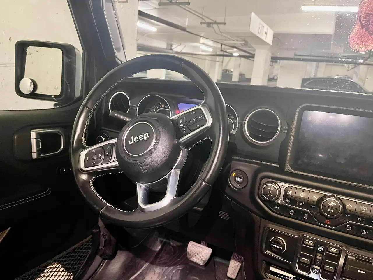 Jeep Wrangler снимка Jeep Wrangler