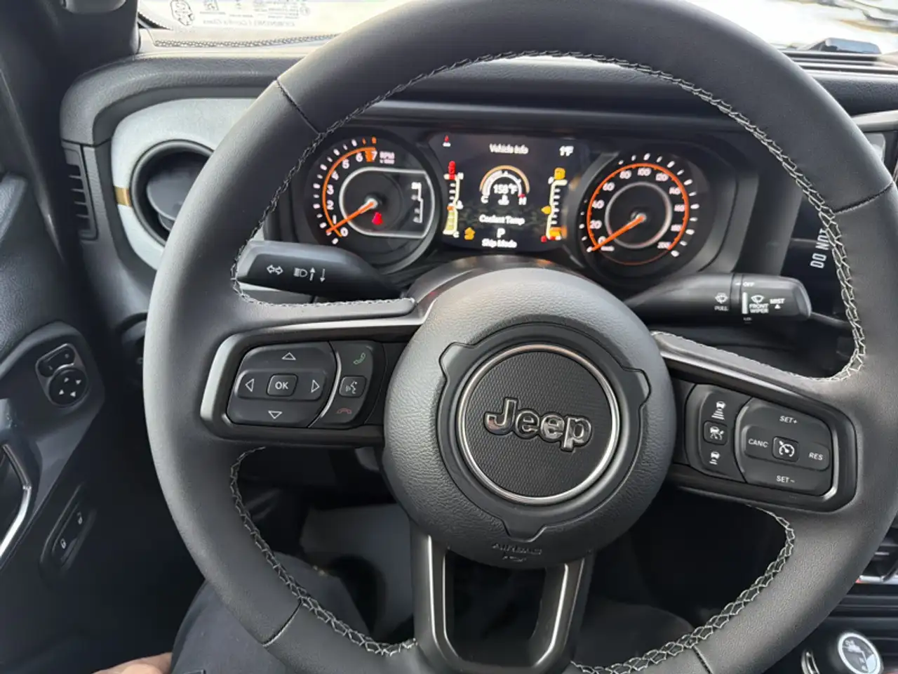 Jeep Gladiator photo Jeep Gladiator