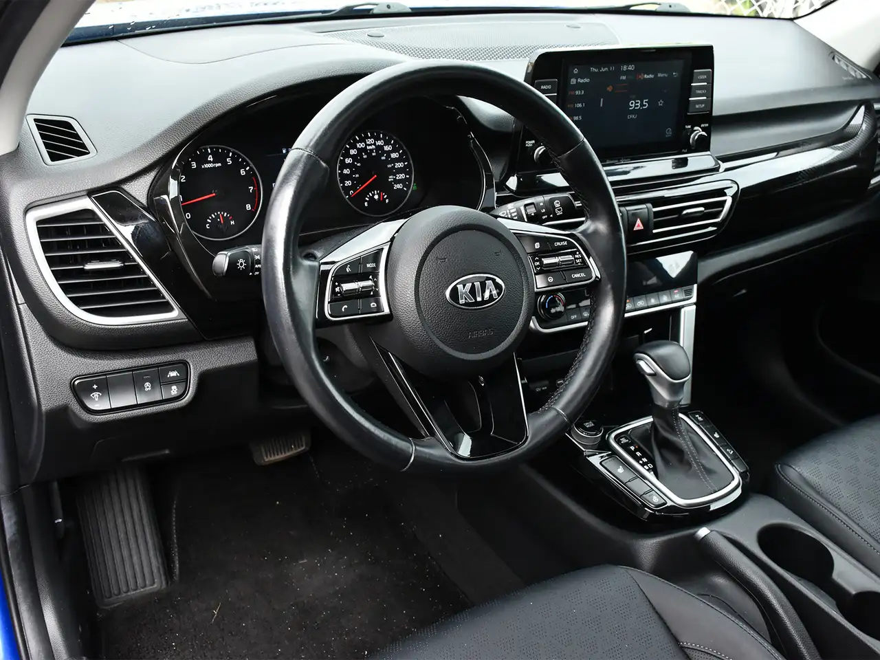 Kia Seltos photo Kia Seltos