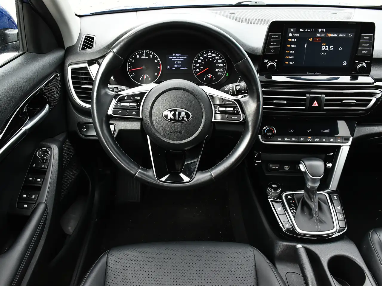 Kia Seltos photo Kia Seltos