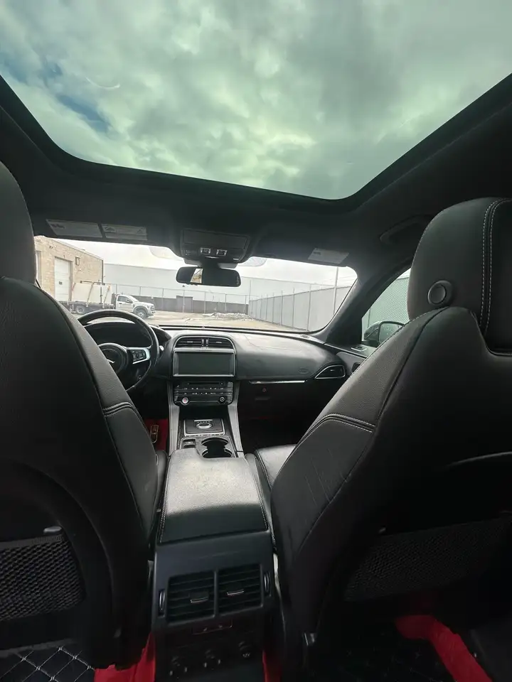 Jaguar F-Pace снимка Jaguar F-Pace