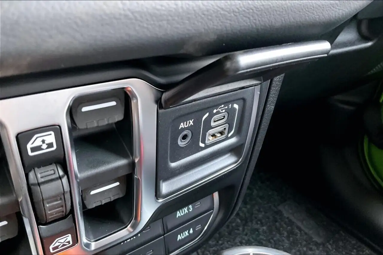 Jeep Gladiator photo Jeep Gladiator