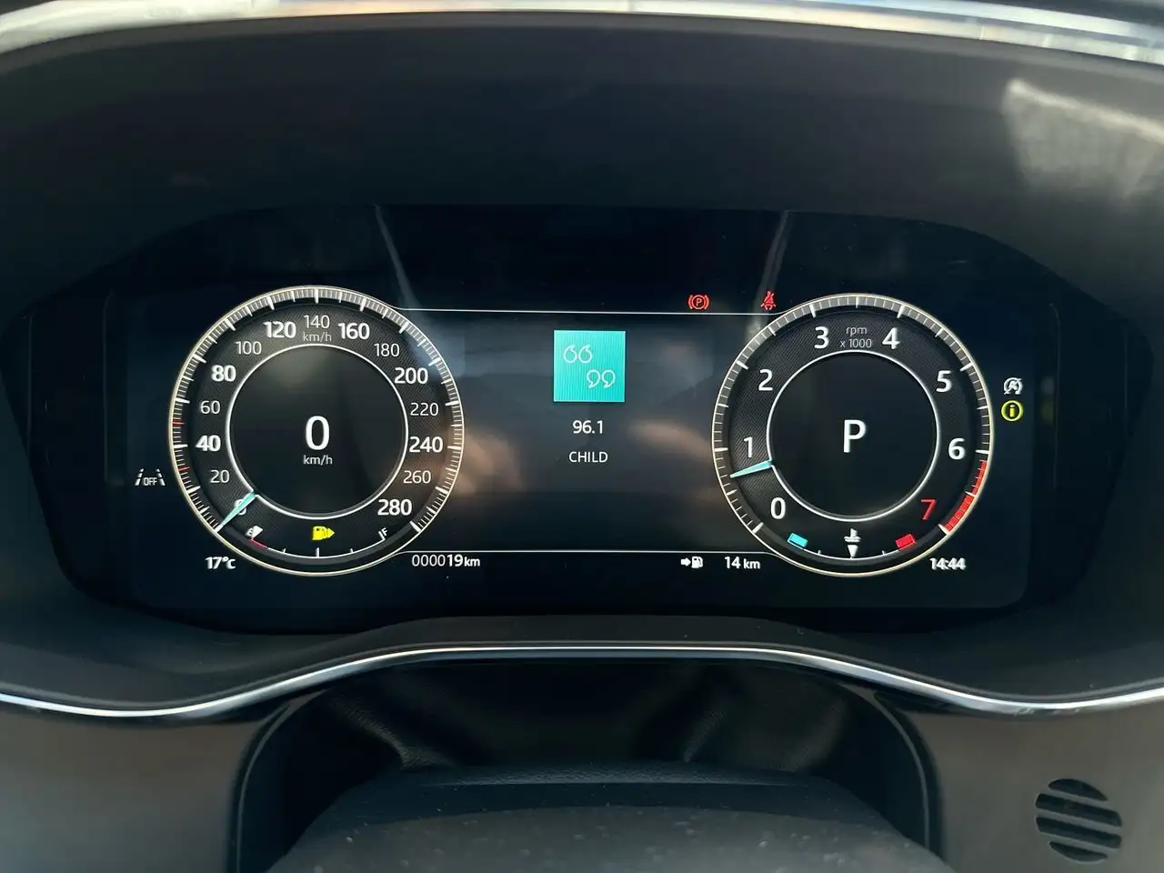 Jaguar F-Pace photo Jaguar F-Pace